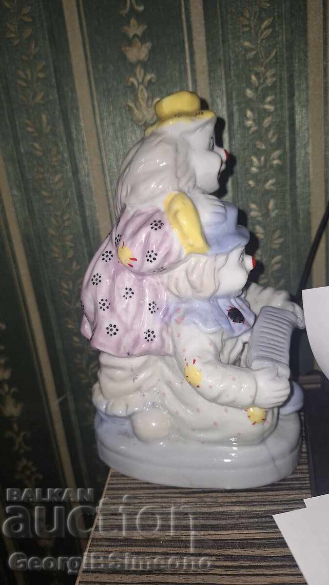 Delivery of Collectible porcelain clown figure