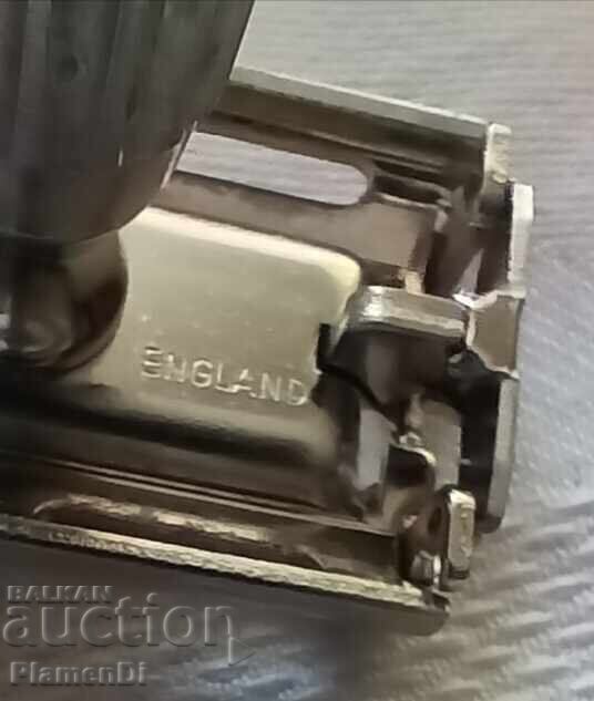 Аукцион Винтидж самобръсначка Gillette Slim Twist.