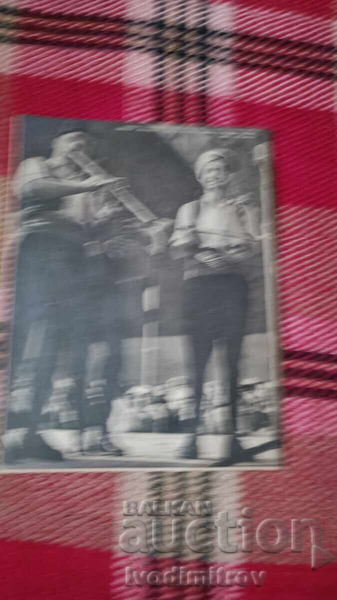 Cinema and Photo Magazine Issue 12 Year II 1947 - 5