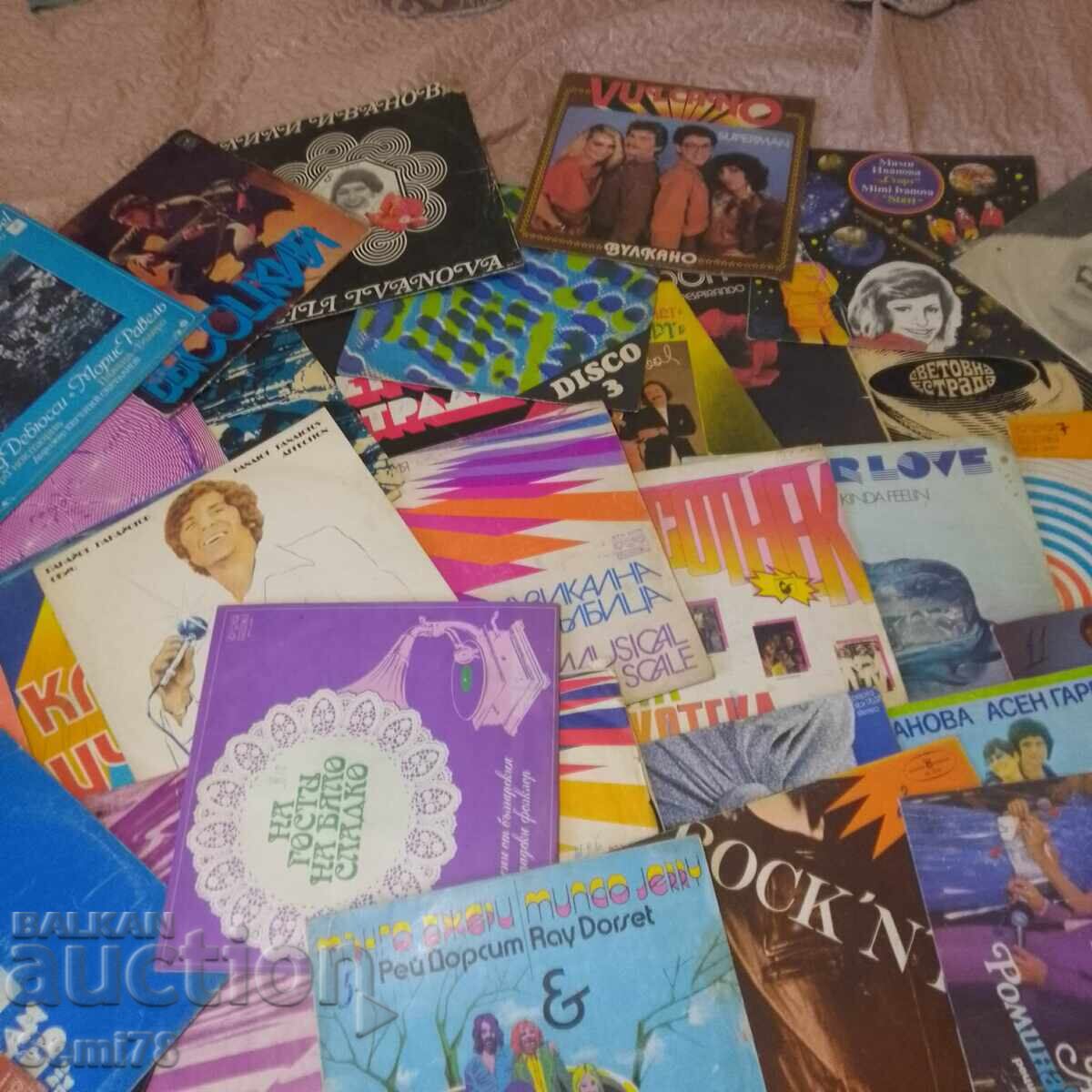 Лот от 35 броя големи плочи