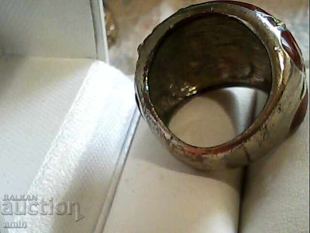 Auction a ring Auction a ring