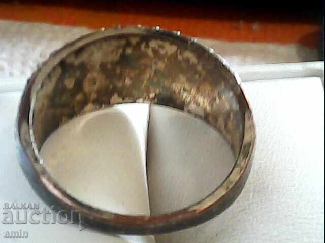 Auction a ring Auction a ring