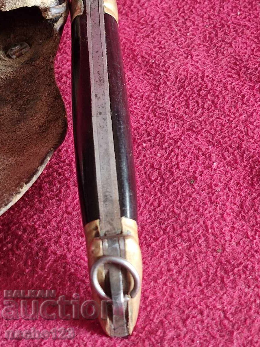 Delivery of Star Pocket Knife, Lady's Leg, P. Denev Delivery of Star Pocket Knife, Lady's Leg, P. Denev