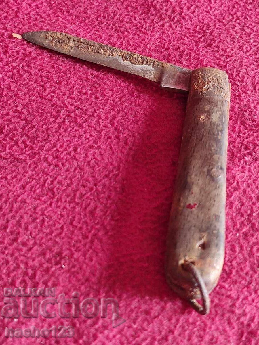 Old pocket knife with price 30.00 BGN | € 15.34