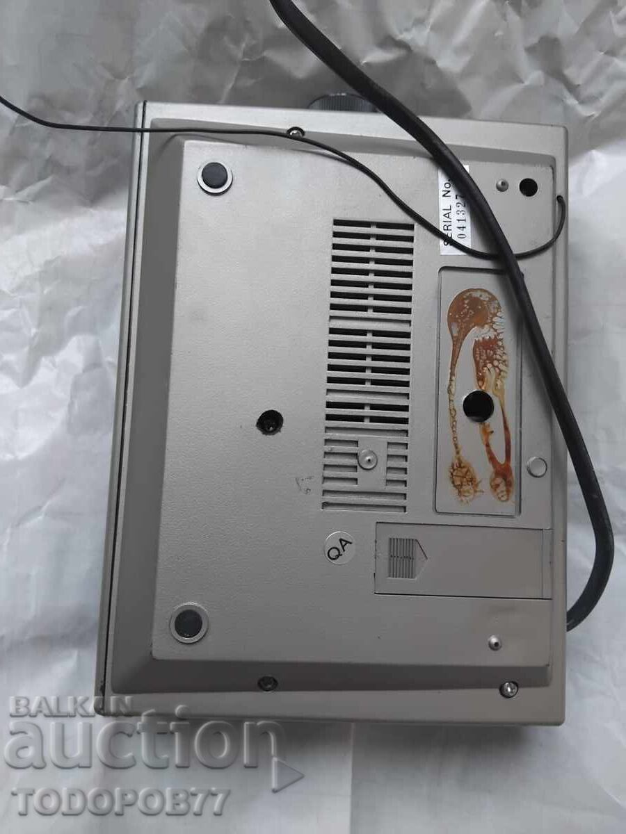 Licitație Radio vechi cu ceas cu alarmă