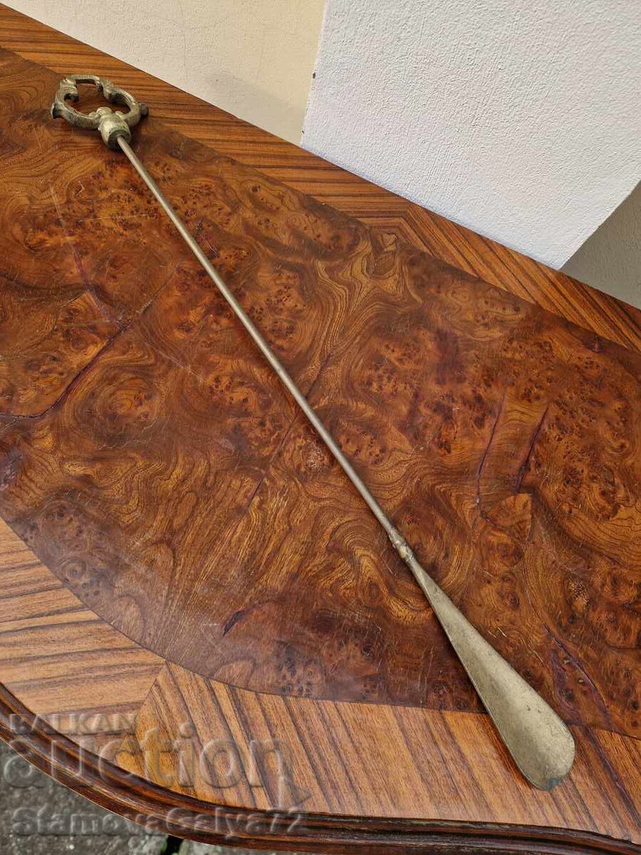 Auction Large antique English bronze shoe rack Auction Large antique English bronze shoe rack