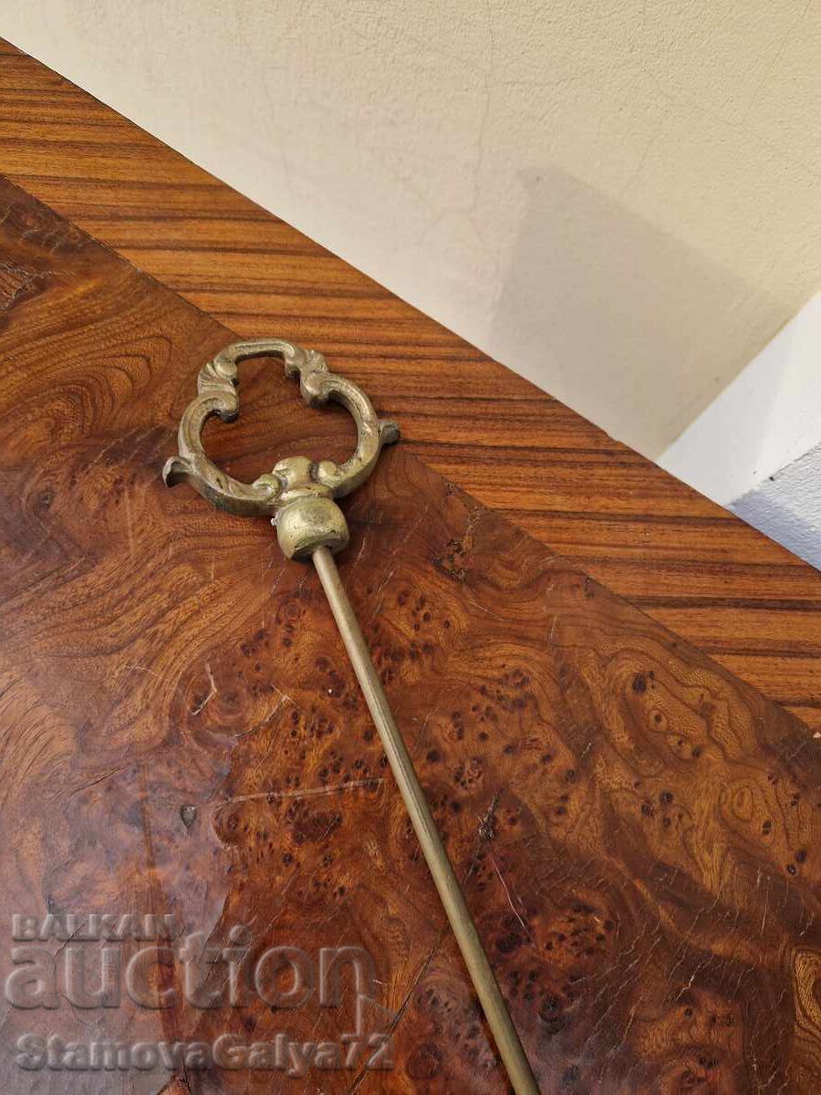 Delivery of Large antique English bronze shoe rack Delivery of Large antique English bronze shoe rack