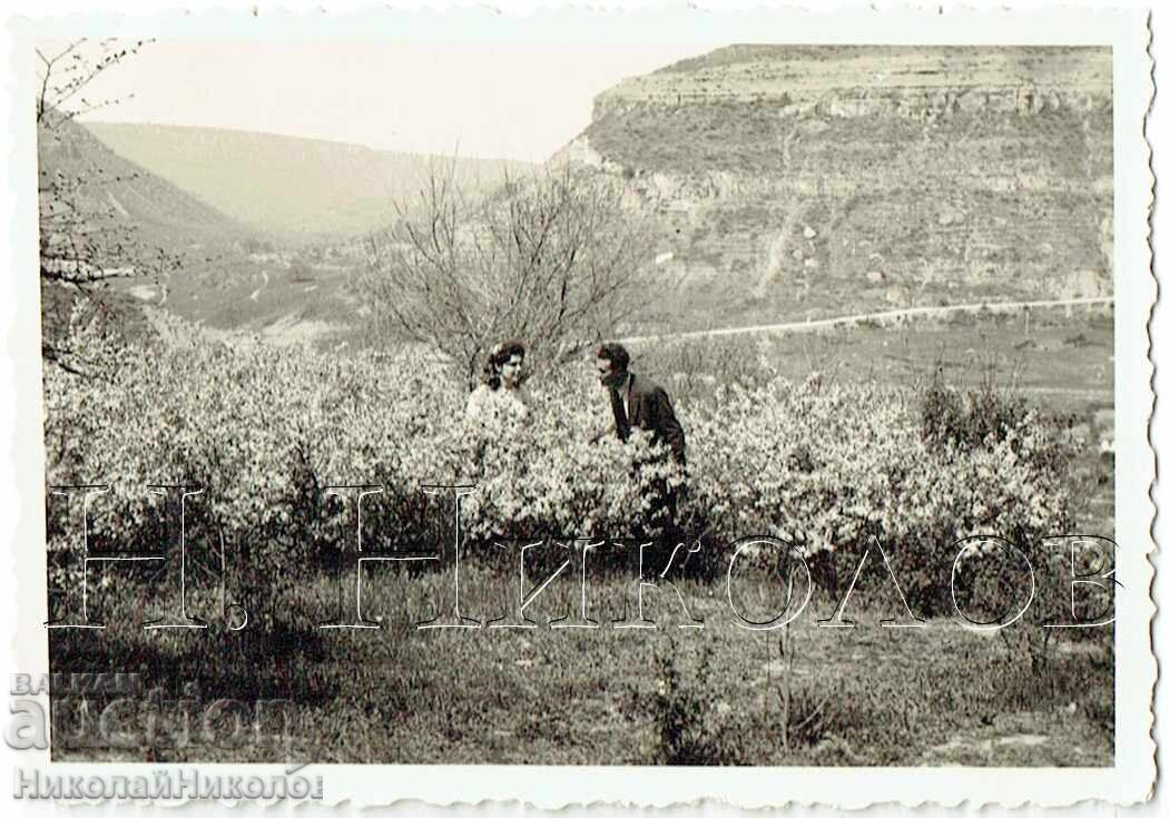 1943 Small Old Photo Veliko Tarnovo Soldier with Wife E661