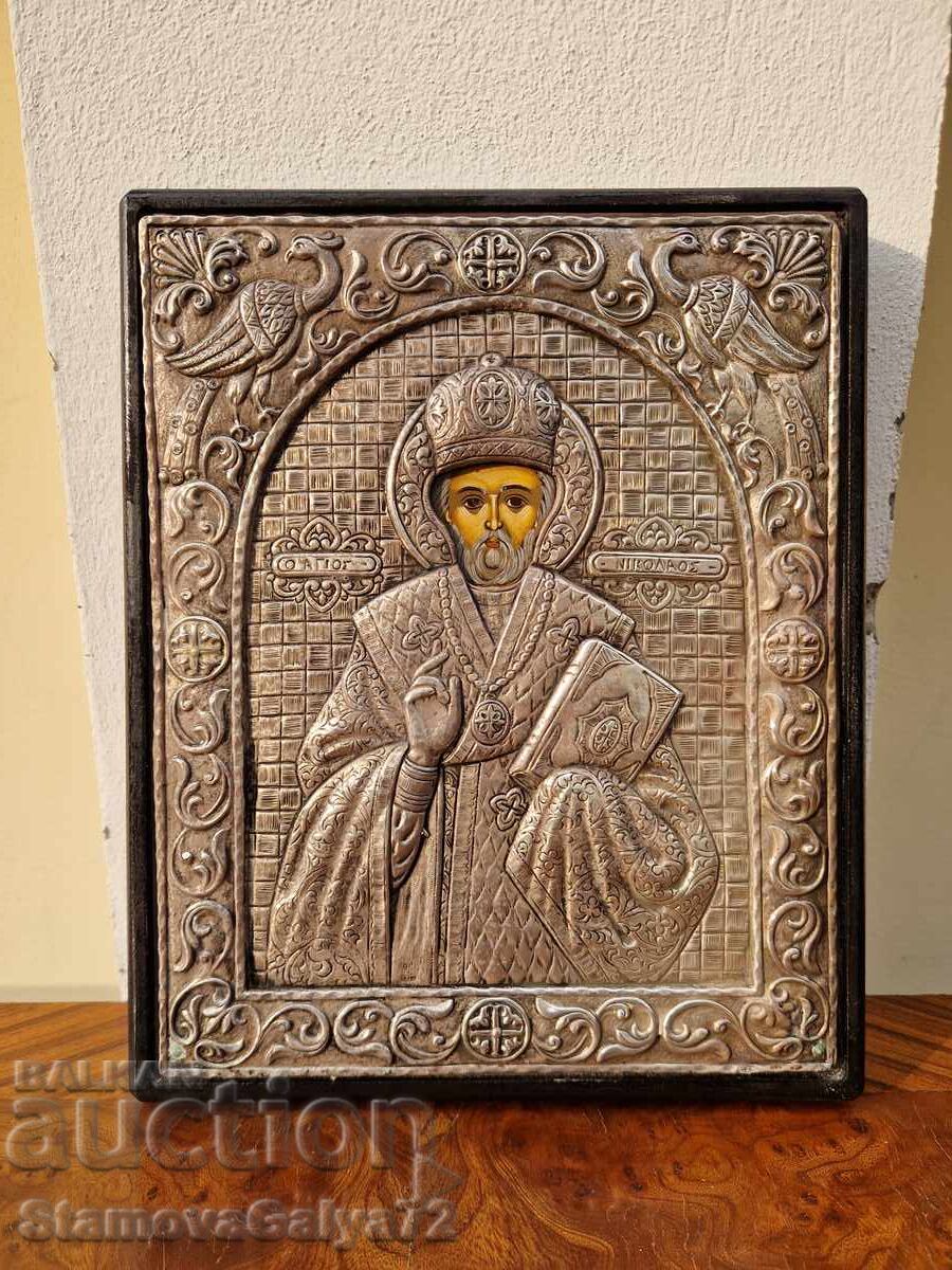 Прекрасна антикварна сребърна икона Свети Никола с цена 193.00 лв. | € 98.68