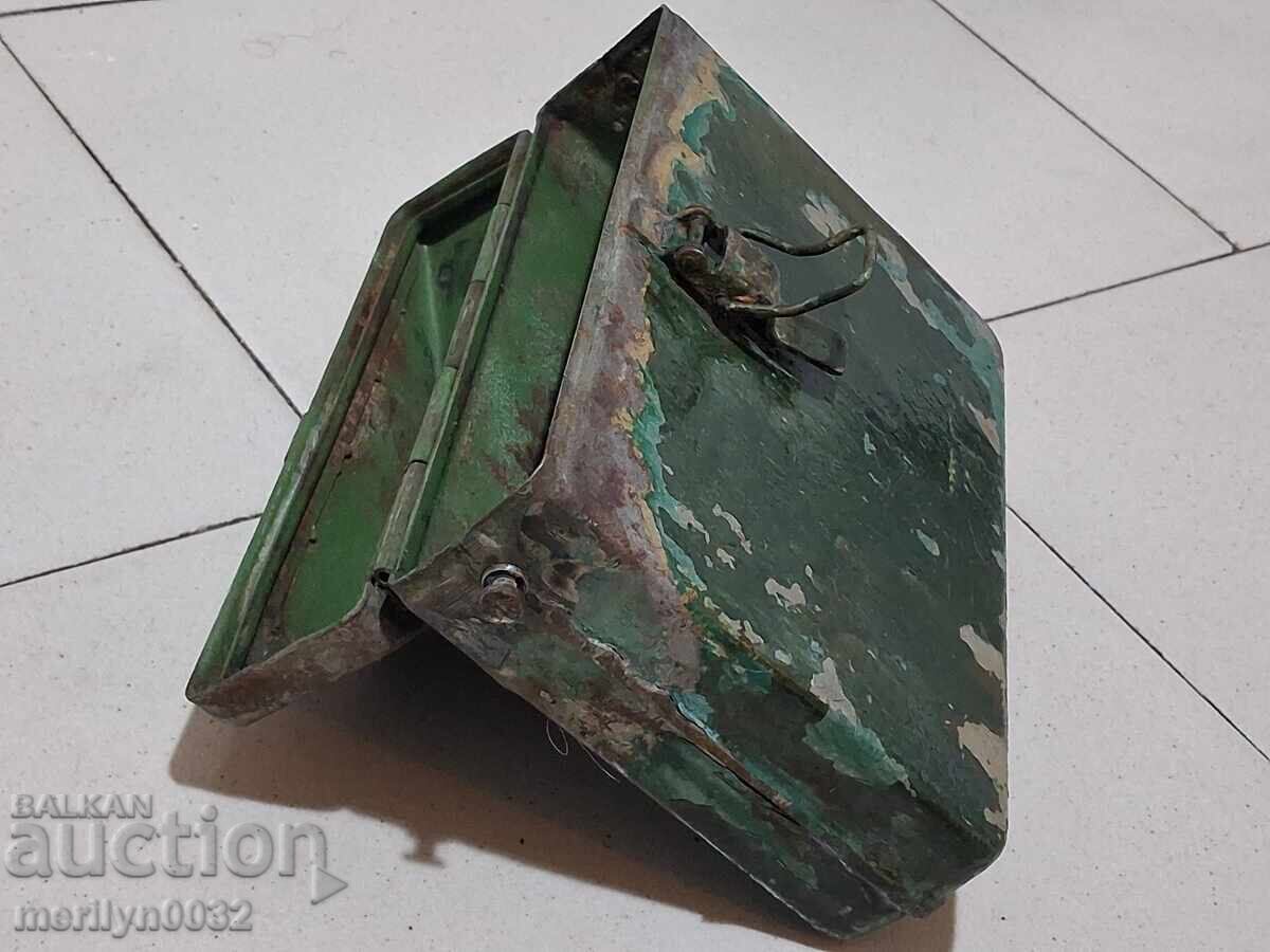 Армейска метална кутия с акумулатор сандъче WW2 - 7 Армейска метална кутия с акумулатор сандъче WW2 - 7