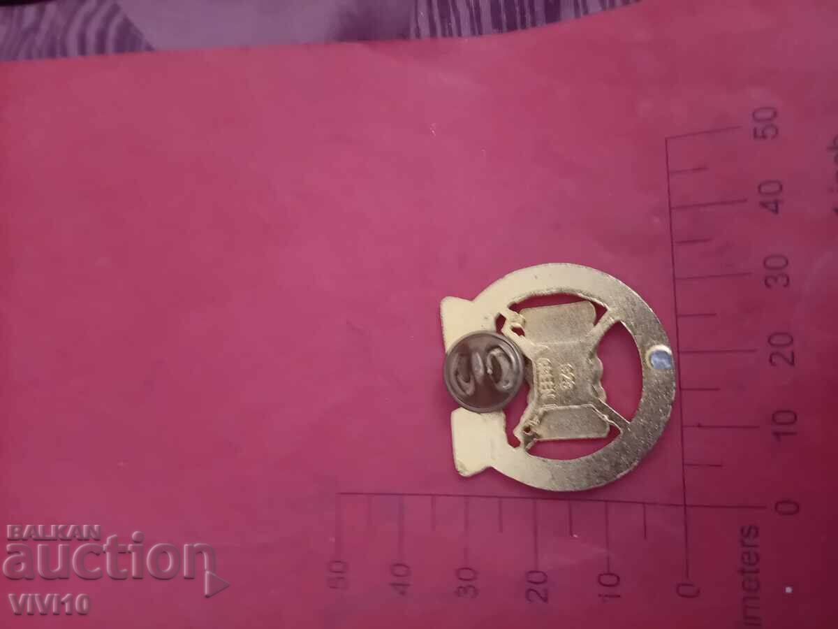 Military badge, enamel, Gold plating, America with price 20.00 BGN | € 10.23