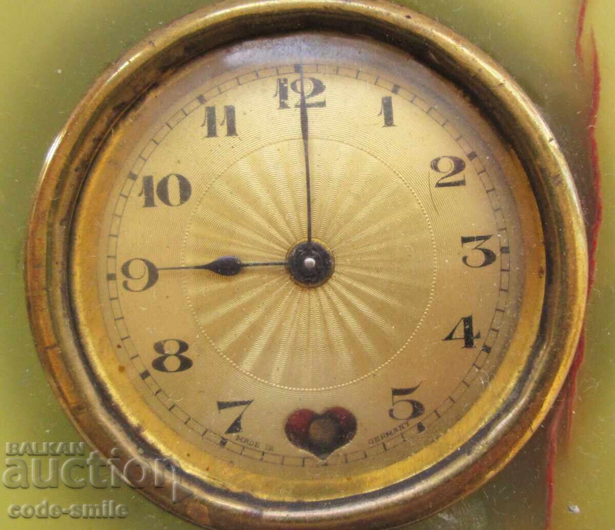 Интересен стар настолен преносим часовник от Алабастър - 6 Интересен стар настолен преносим часовник от Алабастър - 6