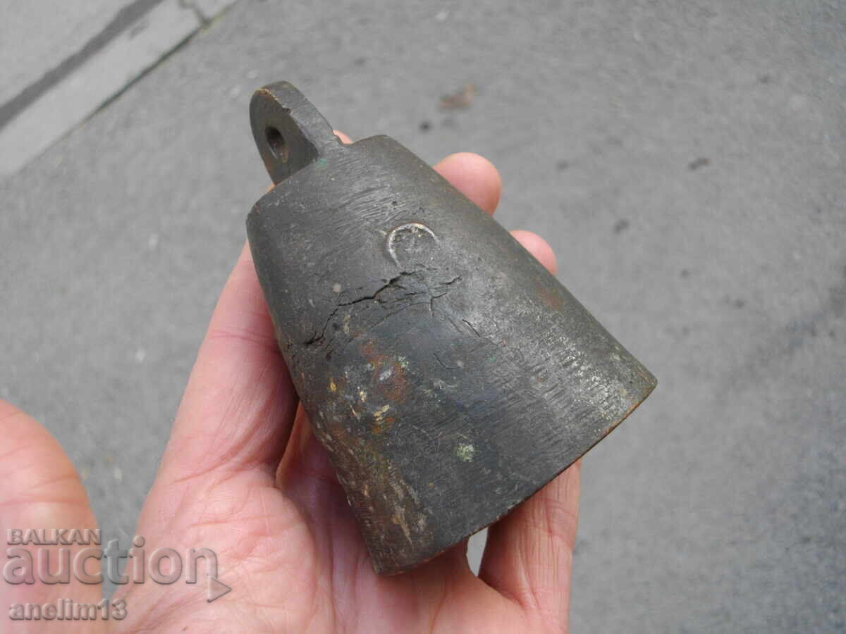 UN BRONZ VECHI cu preț € 45.00 | 88.01 BGN UN BRONZ VECHI cu preț € 45.00 | 88.01 BGN