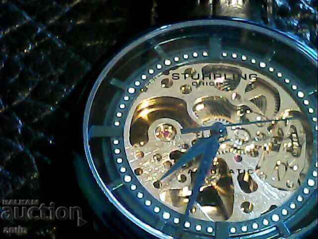 Frumos ceas automatic Stuhrling Original, funcționează perfect