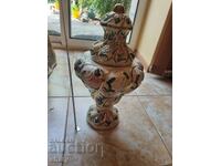 Παλιό πορσελάνινο πιάτο. Ιταλικό βάζο