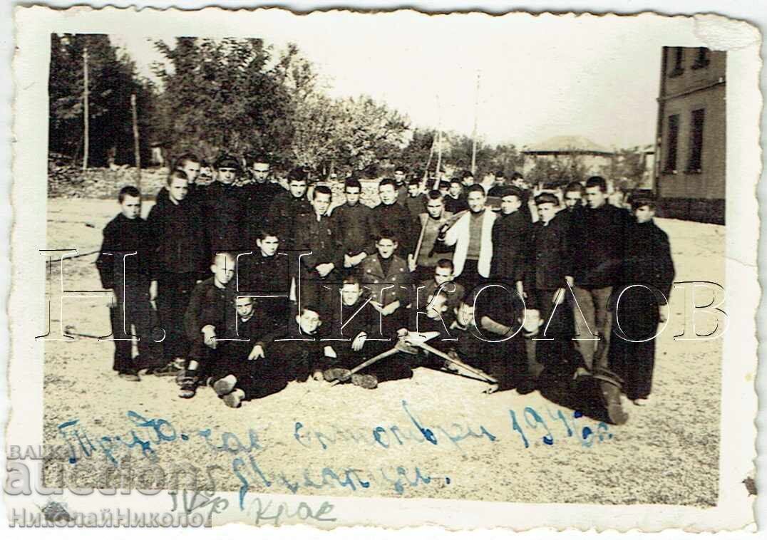 1946 FOTOGRAFIE MICĂ VECHE MIHALCI GIMNAZIUL TRUDOCHAS E687