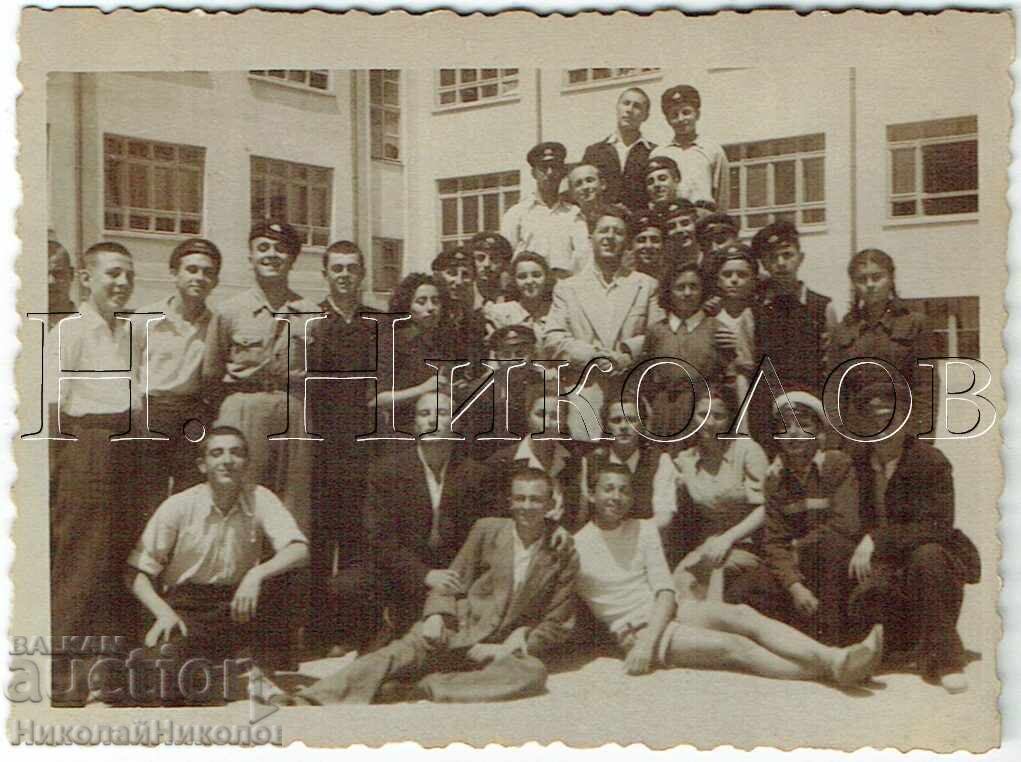 Small Old Photo Varna Technical High School 6th Grade E692 Small Old Photo Varna Technical High School 6th Grade E692