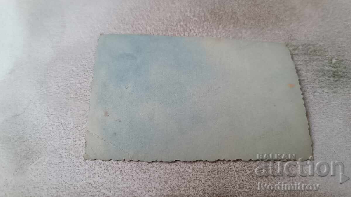 Snimka Sofiya Mŭzhe zheni i detsa na stŭlbi με τιμή 1.85 BGN | € 0.95 Snimka Sofiya Mŭzhe zheni i detsa na stŭlbi με τιμή 1.85 BGN | € 0.95