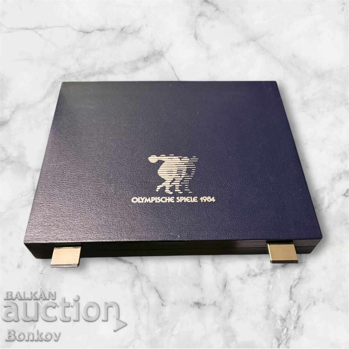 Primele și singurele Jocuri Olimpice - Sarajevo 1984 cu preț € 715.81 | 1400.00 BGN Primele și singurele Jocuri Olimpice - Sarajevo 1984 cu preț € 715.81 | 1400.00 BGN