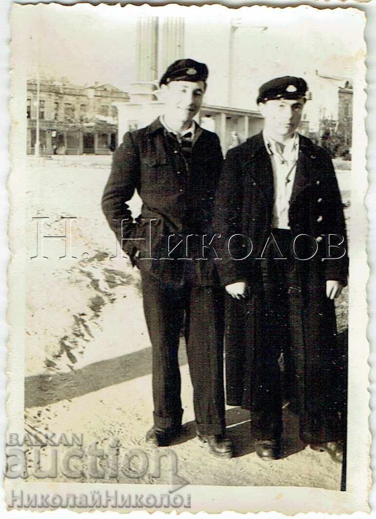 1950 МАЛКА СТАРА СНИМКА ВАРНА МОРСКАТА ГРАДИНА Е696