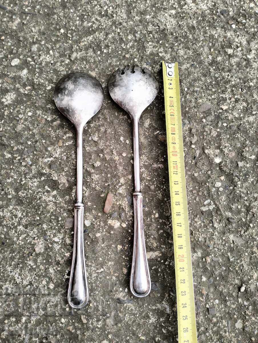 Посребрени италиански прибори за салата маркирани с цена 44.99 лв. | € 23.00