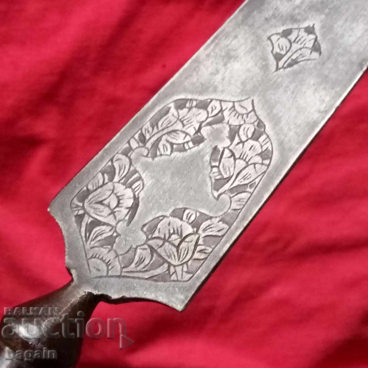 Аукцион Персийско копие, кама, кинжал. Аукцион Персийско копие, кама, кинжал.