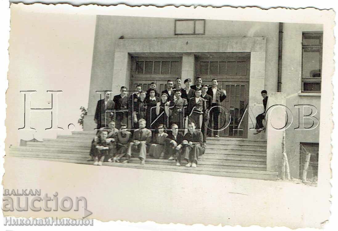 1950 МАЛКА СТАРА СНИМКА ВАРНА ТЕХН. ГИМНАЗИЯ VII КЛАС Е704