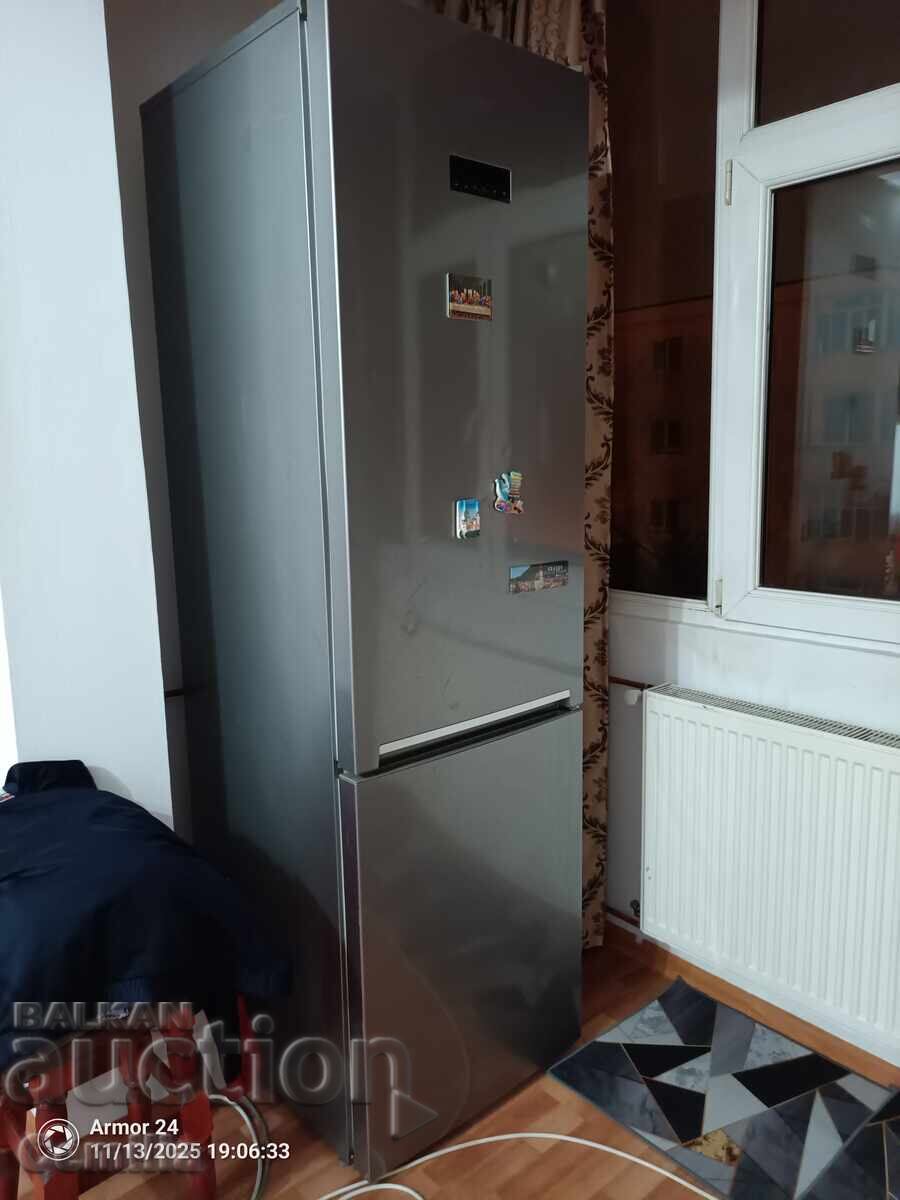 Продавам употребяван хладилник с фризер Beko за 500 лева с цена 195.58 лв. | € 100.00