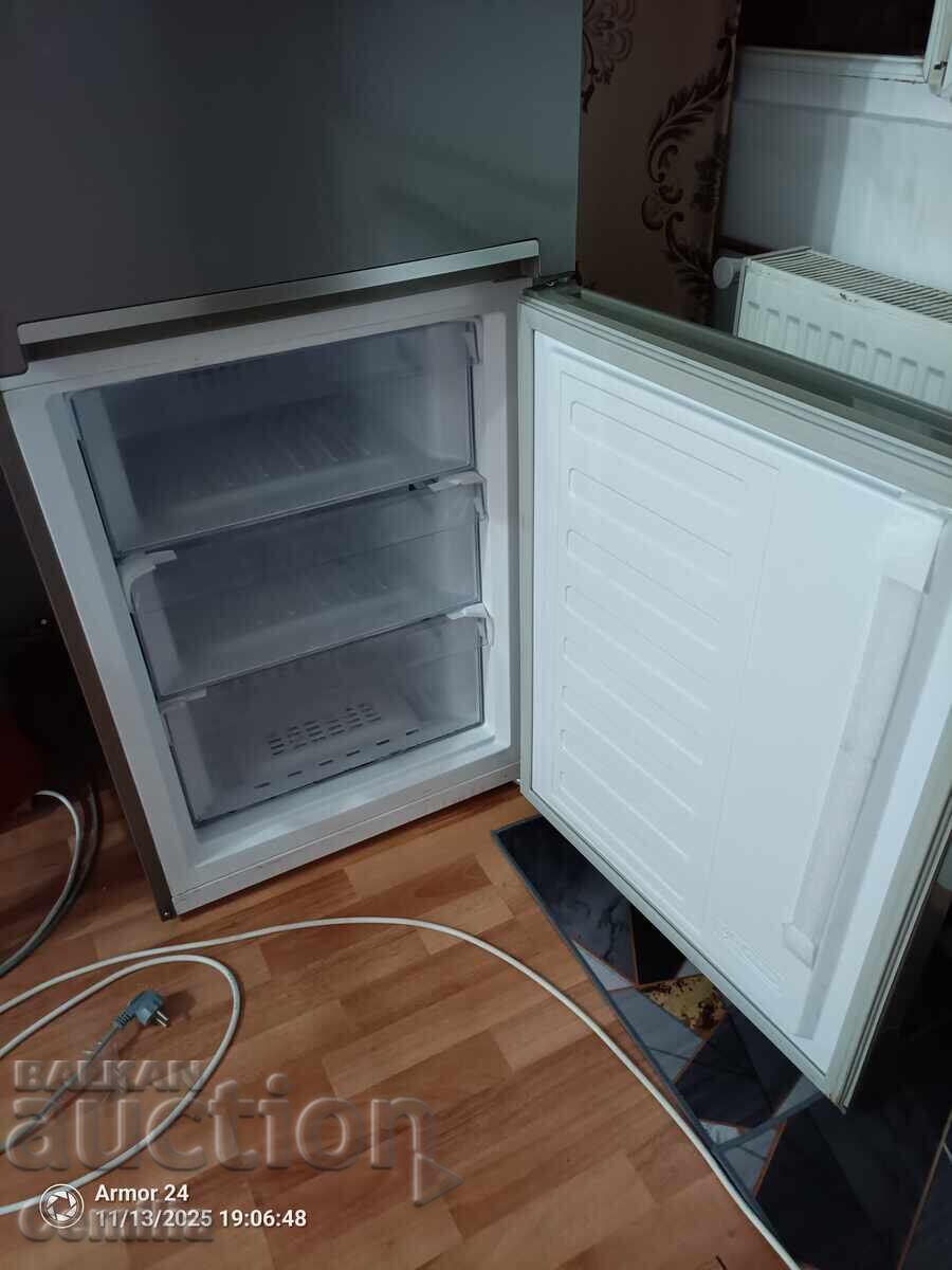 Продавам употребяван хладилник с фризер Beko за 500 лева - 5