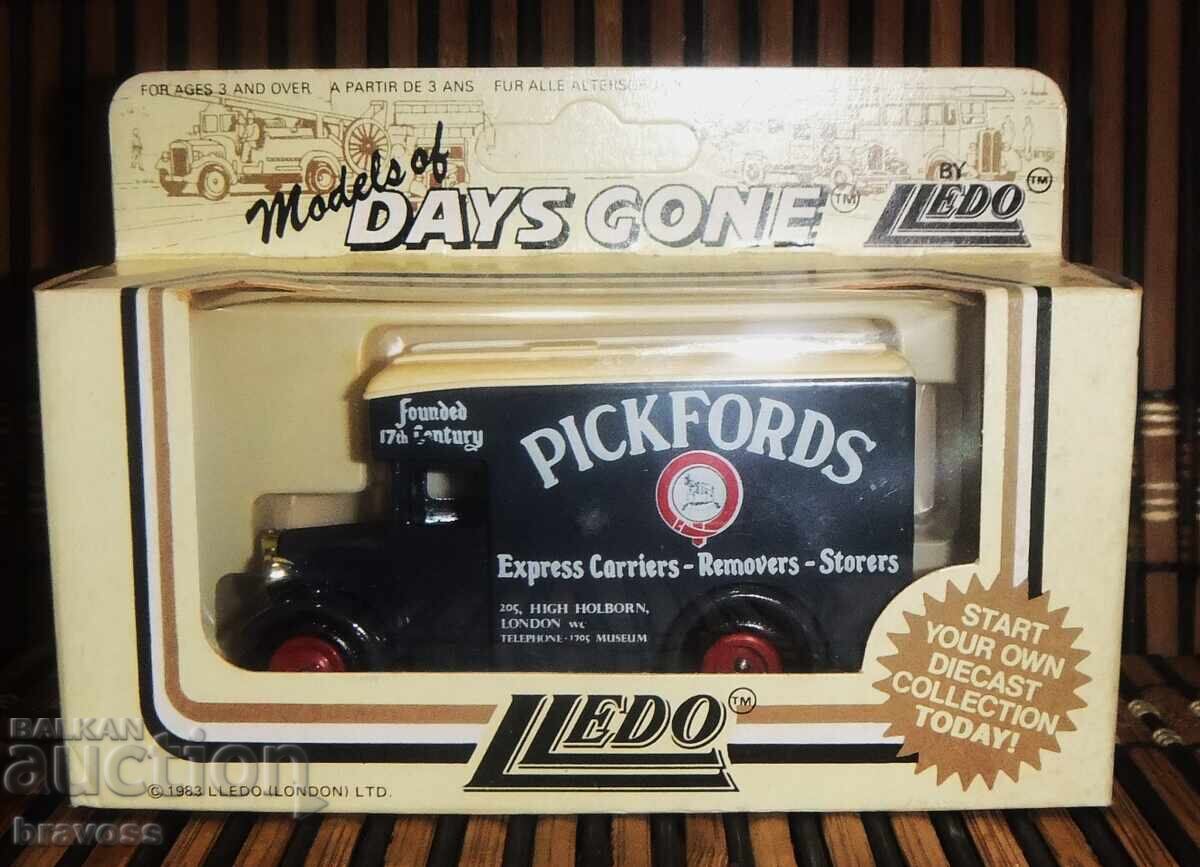 Ένα μεταλλικό καρότσι