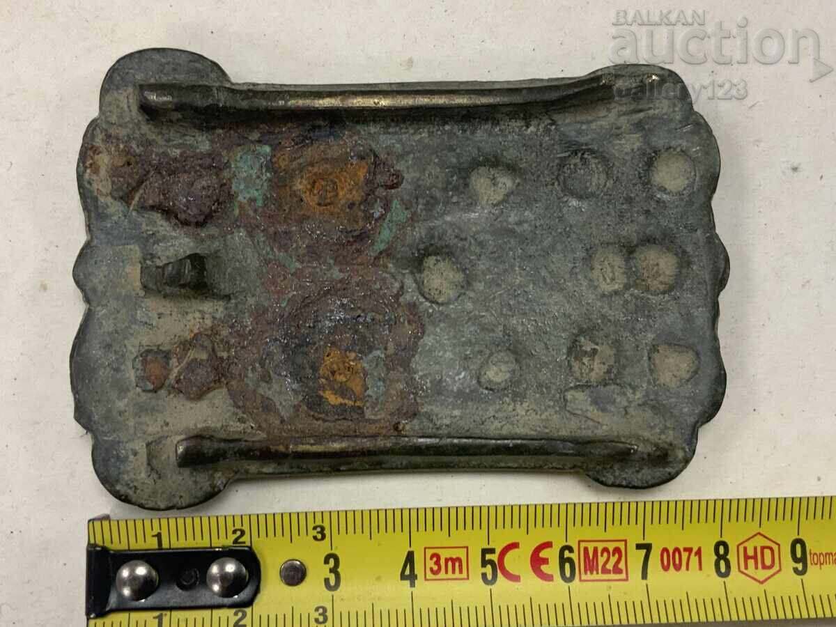 Доставка на Възрожденски детайл от пафта Доставка на Възрожденски детайл от пафта