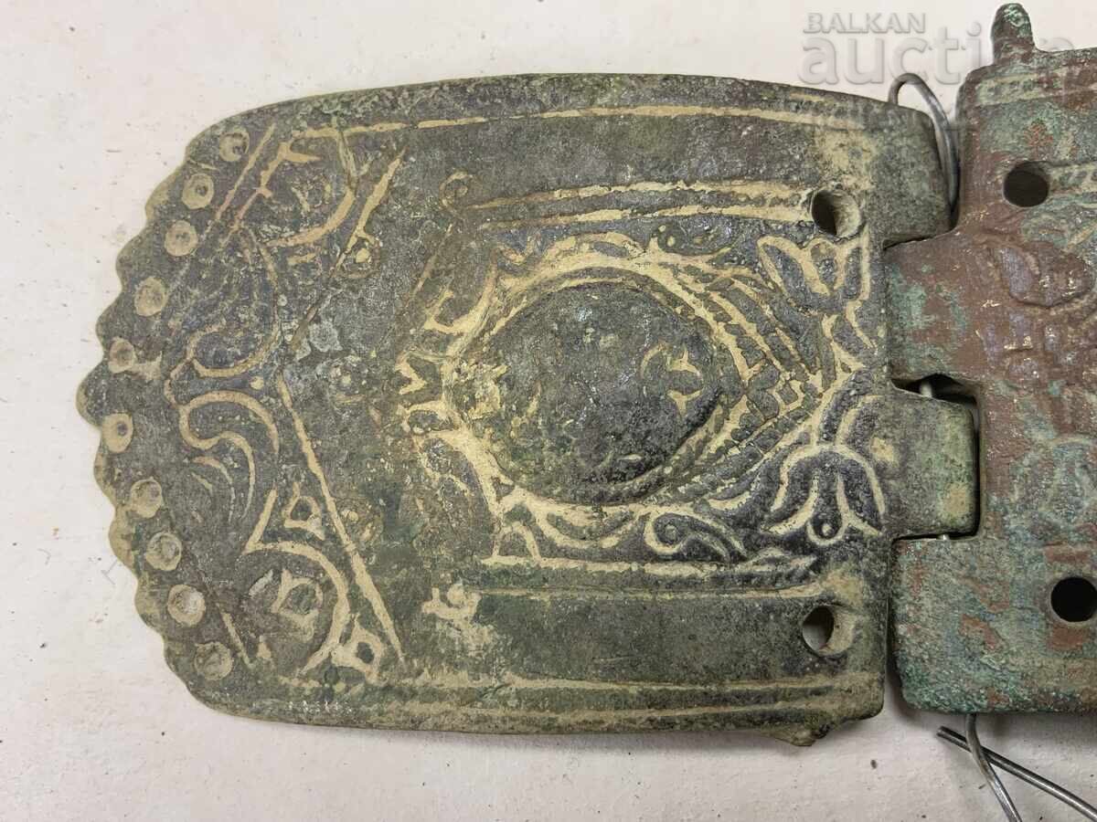 Livrarea Pafte renascentiste din bronz turnat Livrarea Pafte renascentiste din bronz turnat