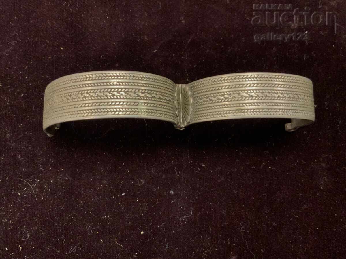 Brățara Revival a lovit argintiu cu preț 0.01 BGN | € 0.01