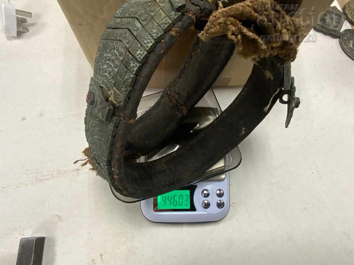 Доставка на Възрожденски колан сребро сечан кожа реставрация