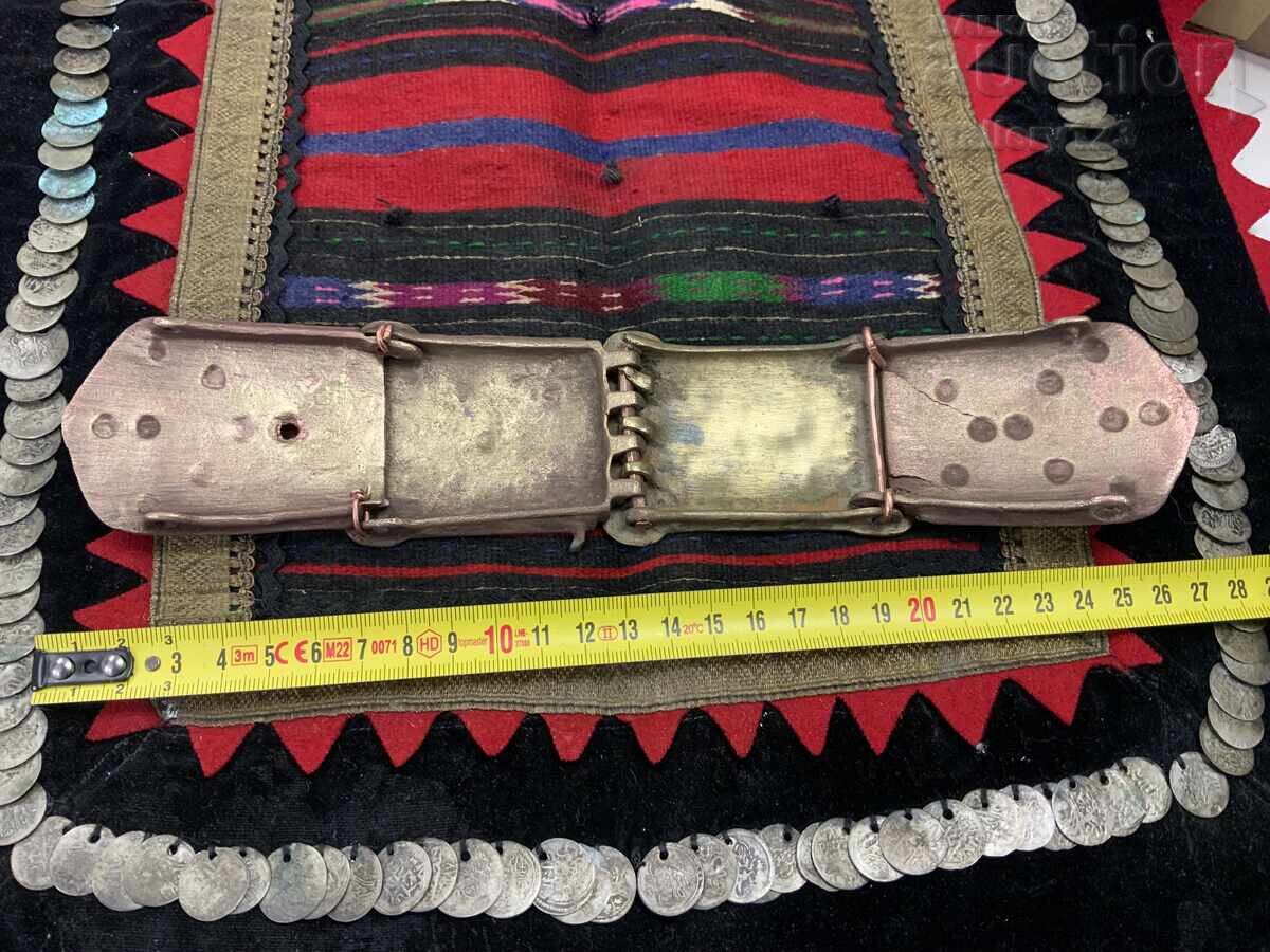 Licitație Paftă renascentistă bronz turnat secolul al XVIII-lea Licitație Paftă renascentistă bronz turnat secolul al XVIII-lea