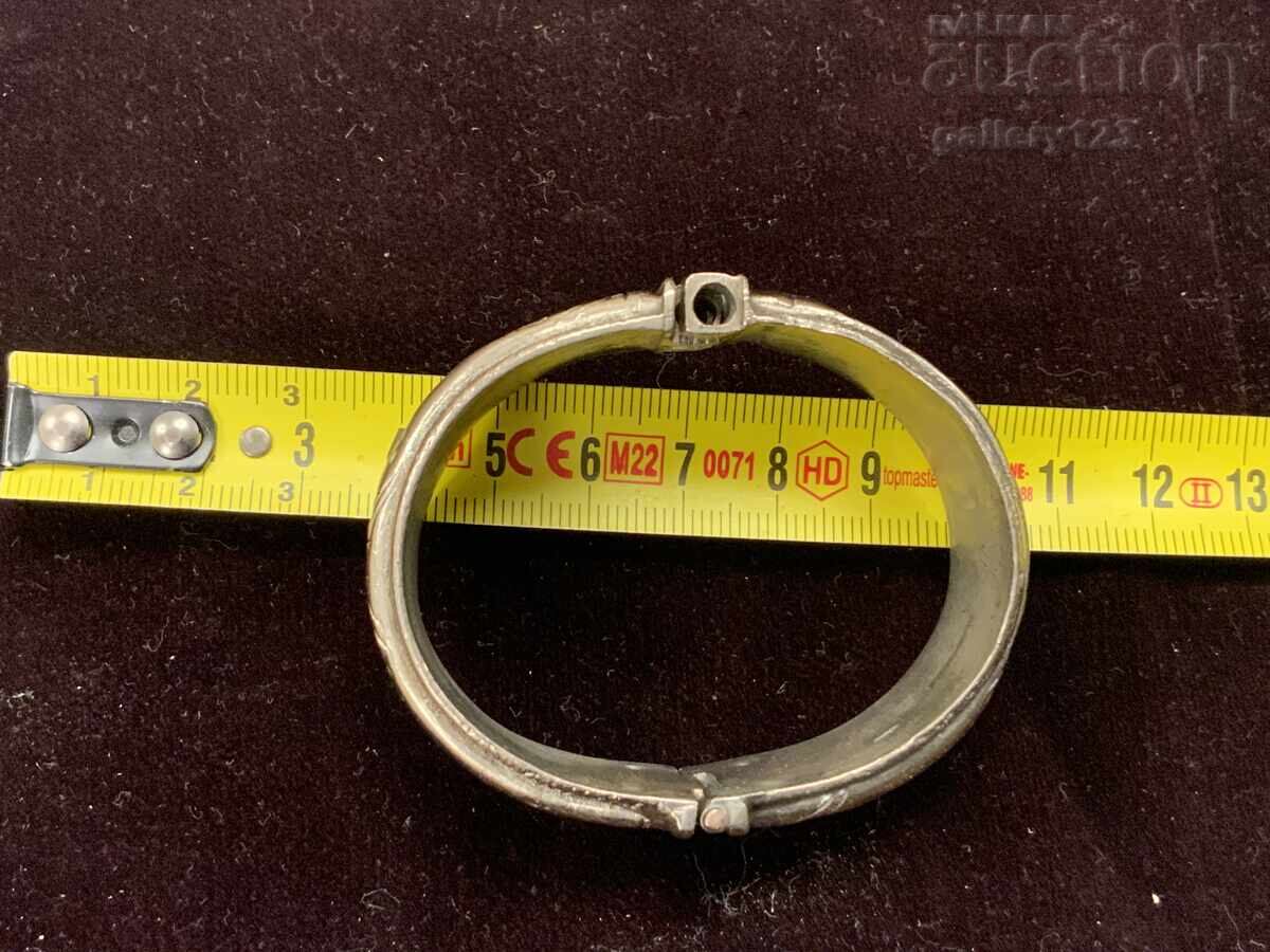 Livrarea Brățara Revival a lovit argintiu Livrarea Brățara Revival a lovit argintiu