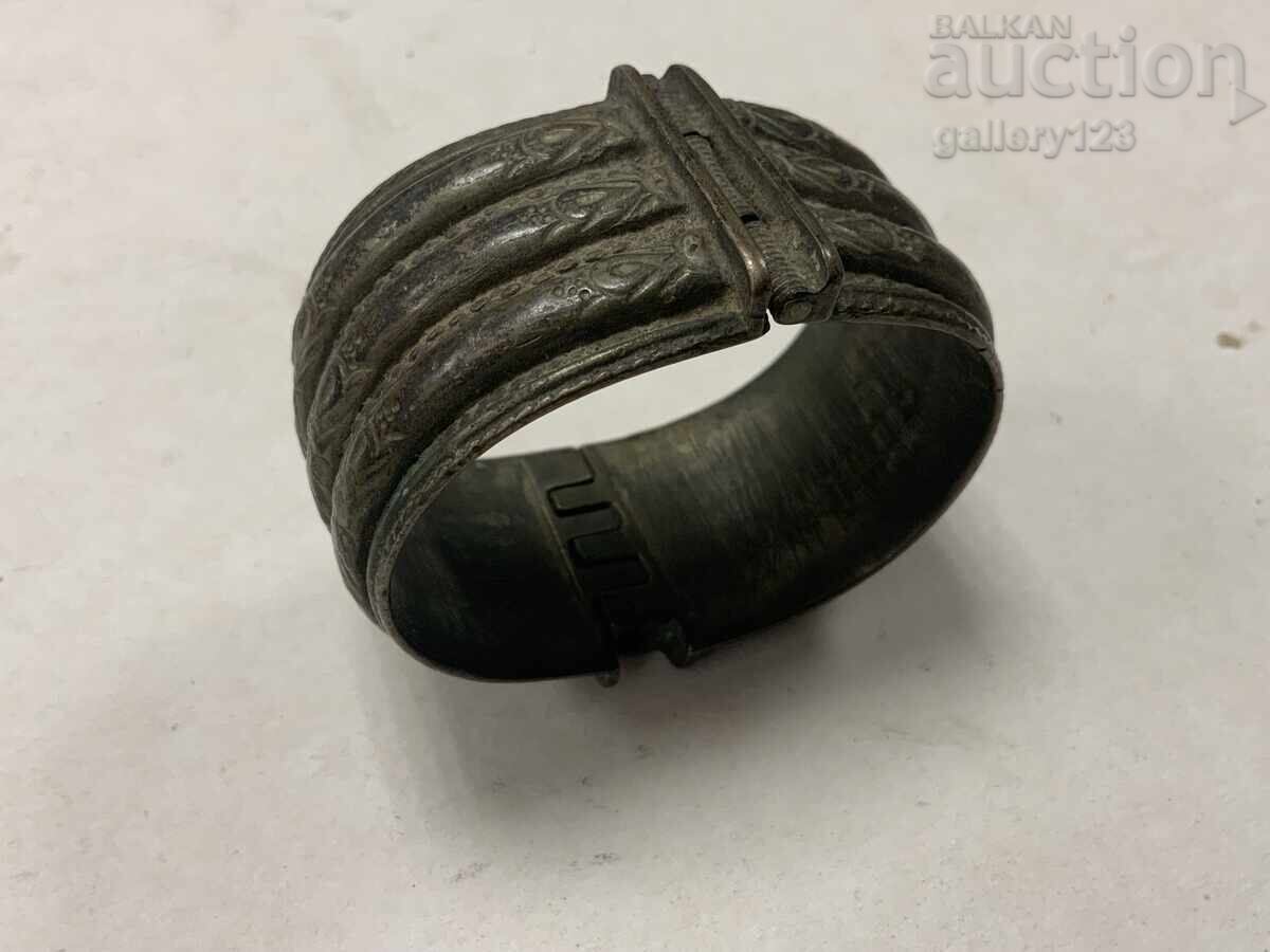 Brățara Revival a lovit argintiu cu preț 0.01 BGN | € 0.01 Brățara Revival a lovit argintiu cu preț 0.01 BGN | € 0.01