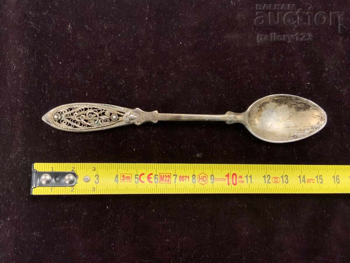 Αναγεννησιακό ασημένιο κουτάλι, φιλιγκράν, σκαλιστό Αναγεννησιακό ασημένιο κουτάλι, φιλιγκράν, σκαλιστό