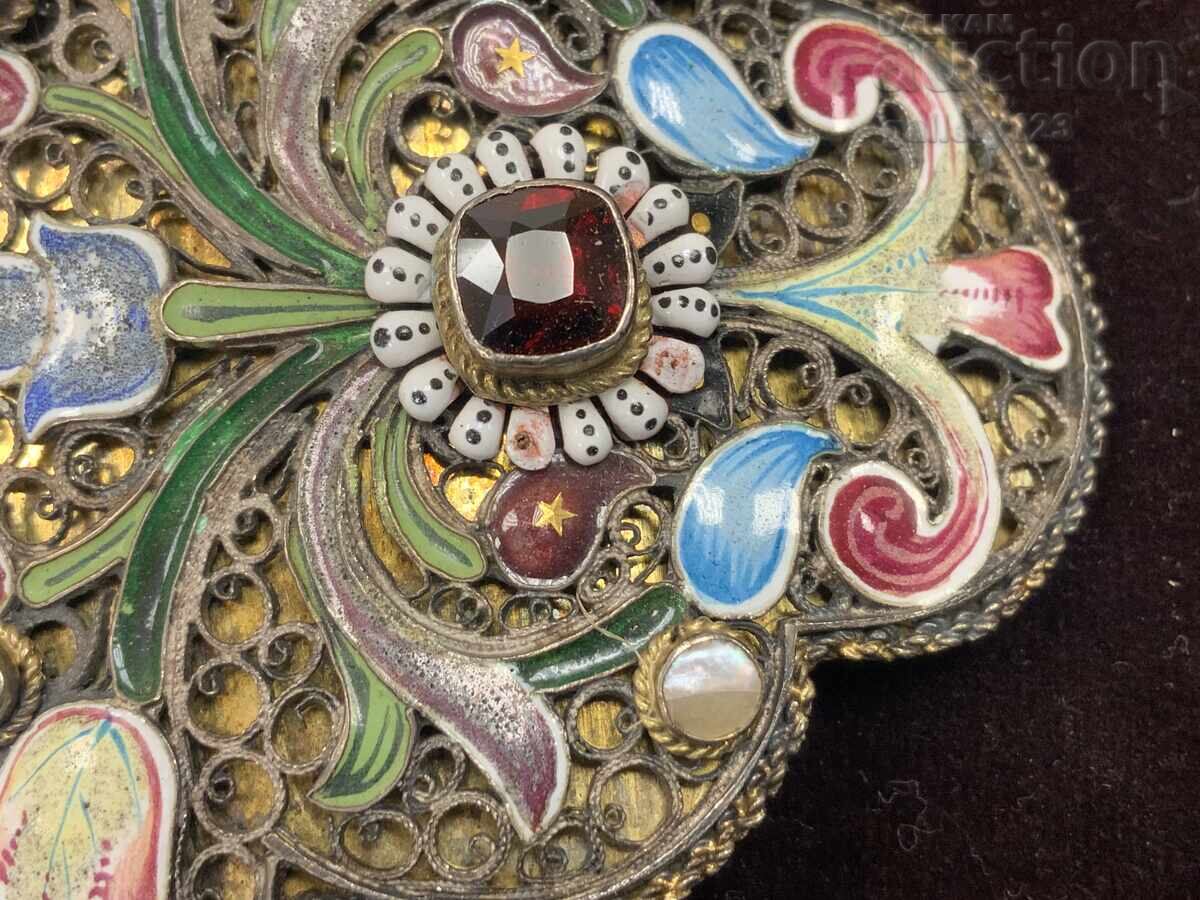 Livrarea Vechi paftale de argint, marcate, email colorat pictat Livrarea Vechi paftale de argint, marcate, email colorat pictat