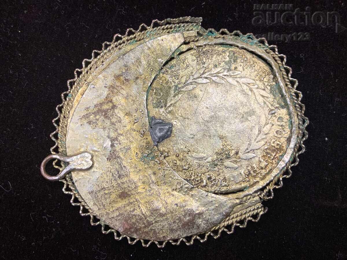 Licitație Bijuterie argint filigran renascentist monedă aurită Licitație Bijuterie argint filigran renascentist monedă aurită