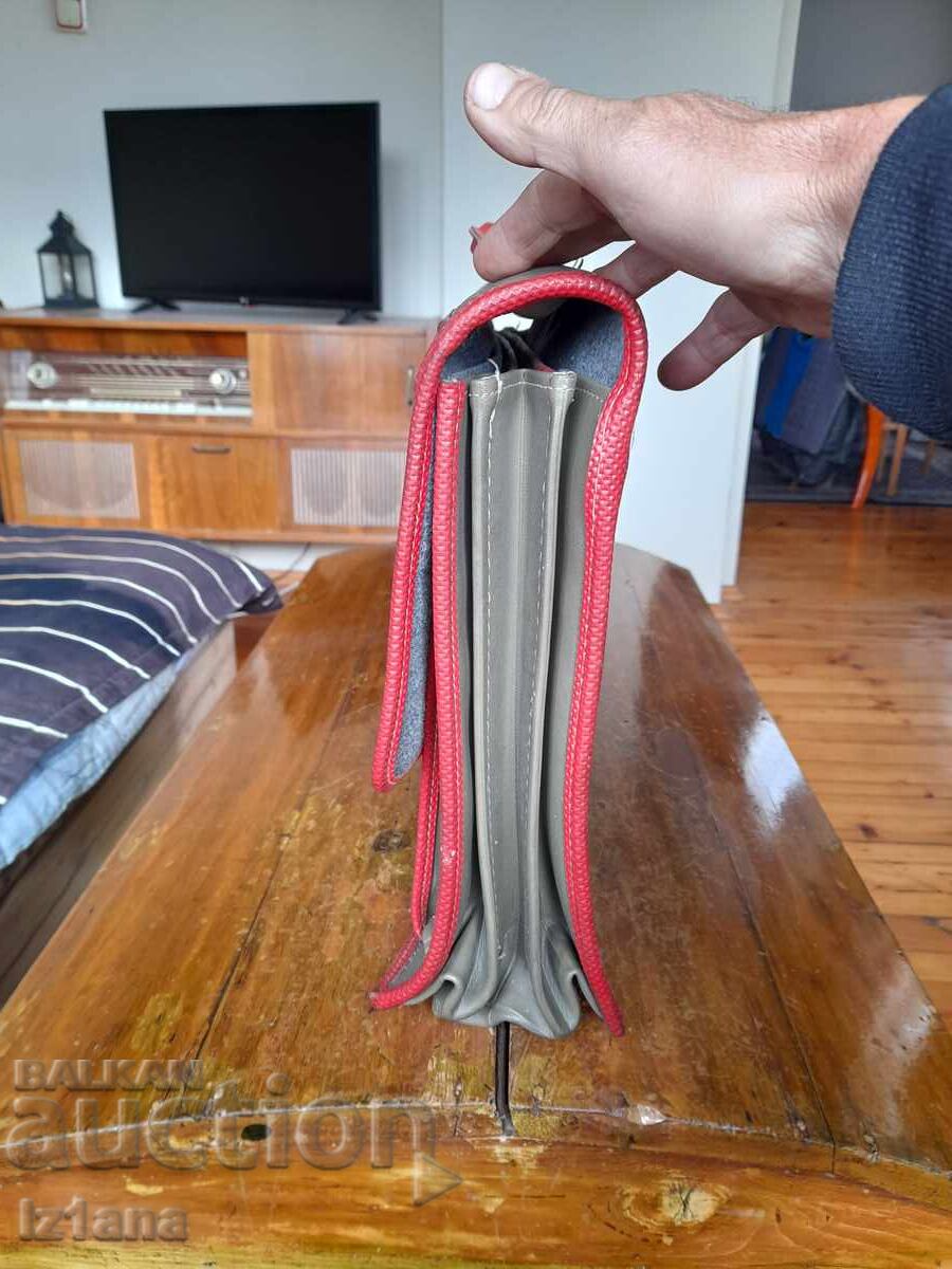 Аукцион Стара ученическа чанта