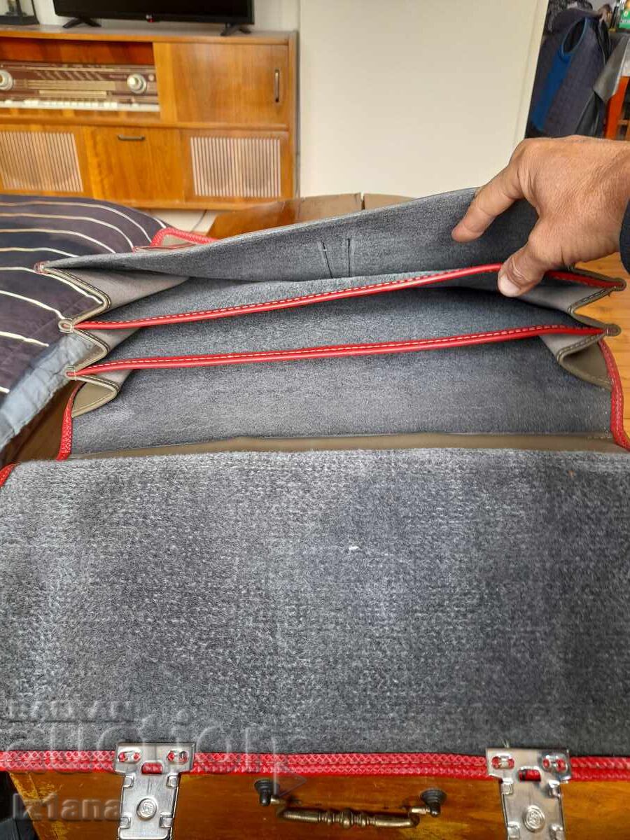 Стара ученическа чанта - 5