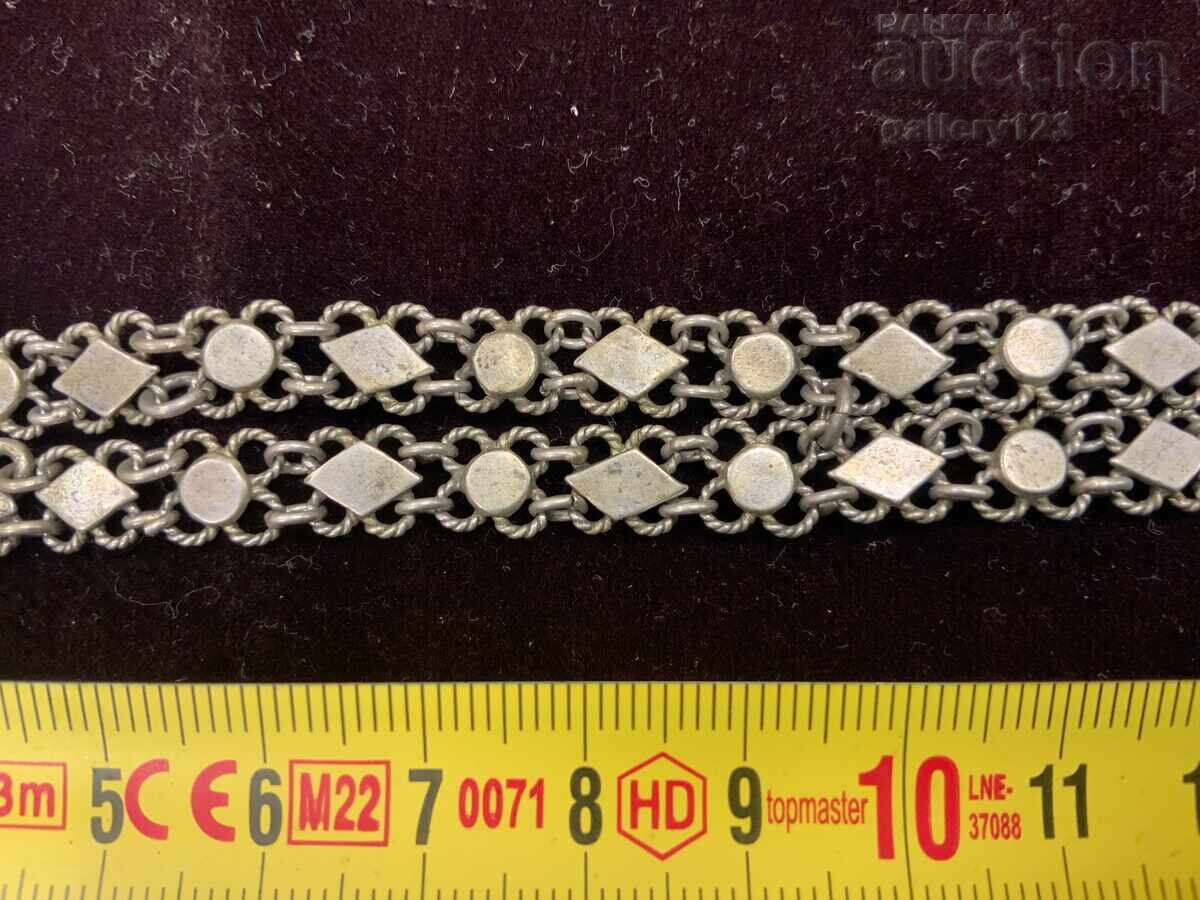 Licitație Brățara Revival a lovit argintiu Licitație Brățara Revival a lovit argintiu