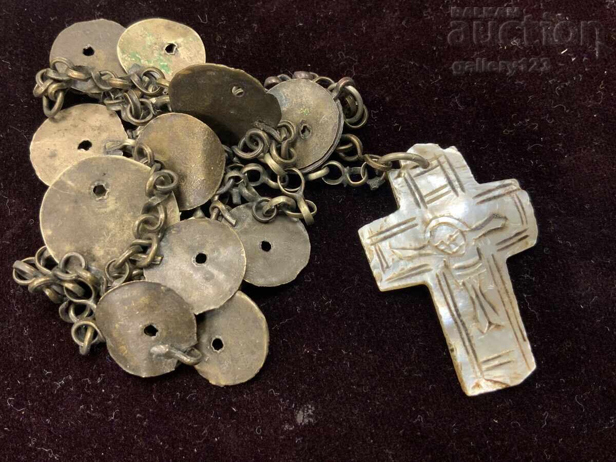 Възрожденски божигробски седефен кръст синджир
