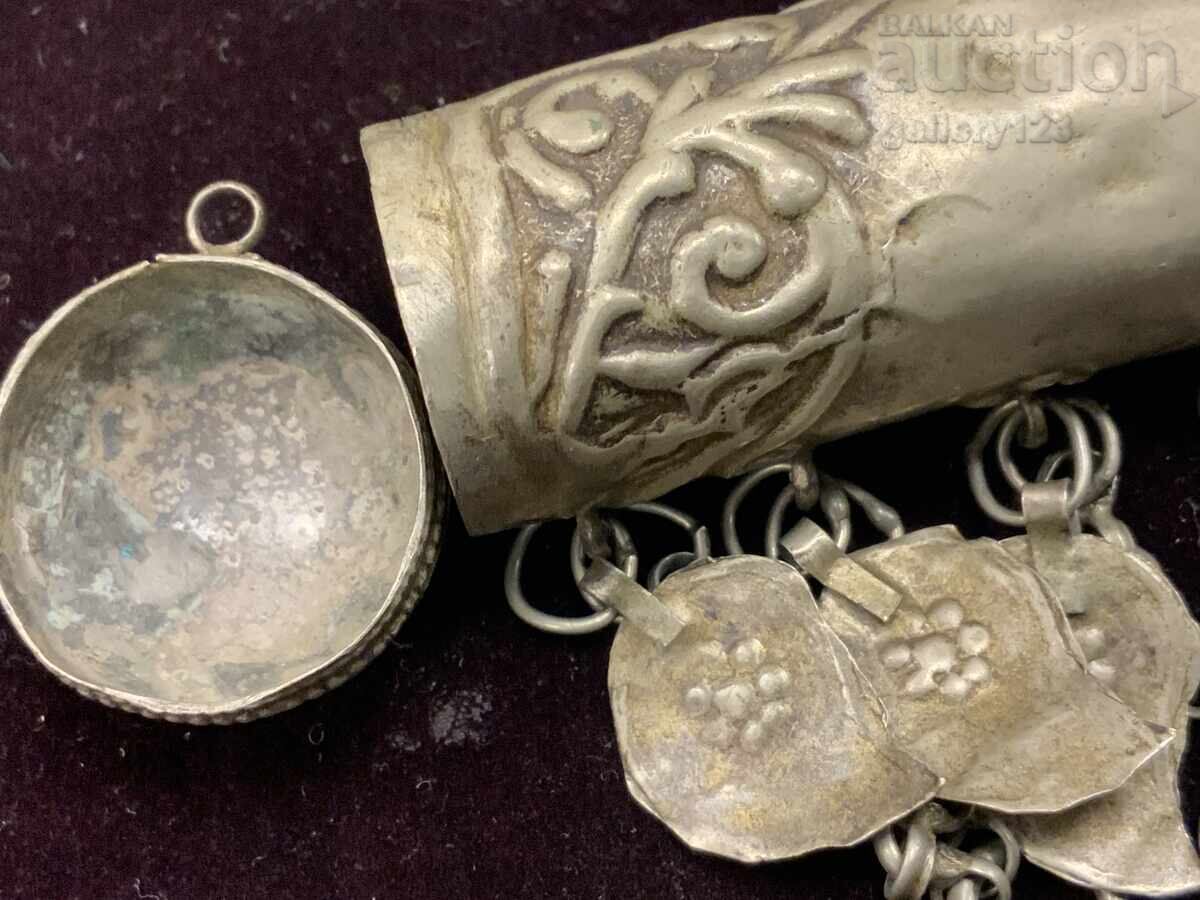 Licitație Bijuterii revival tăiate din argint mosc forjat Licitație Bijuterii revival tăiate din argint mosc forjat