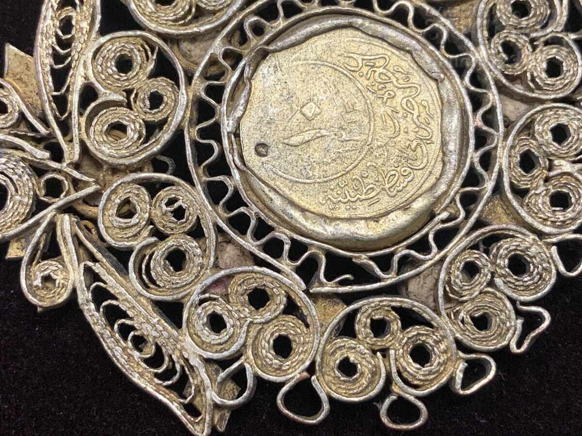 Παράδοση Αναγεννησιακά κοσμήματα Παράδοση Αναγεννησιακά κοσμήματα