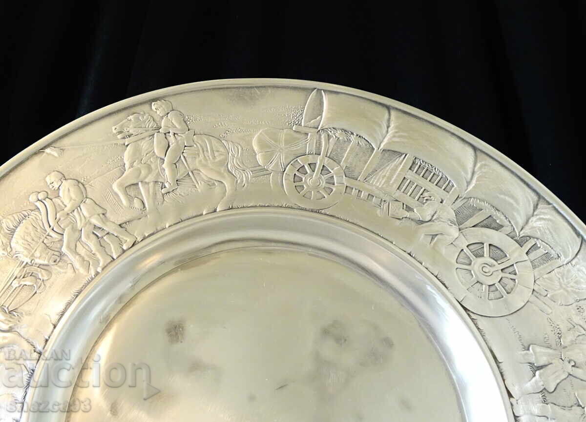 Licitație Farfurie de staniu cu caravană comercială, călăreți, armată