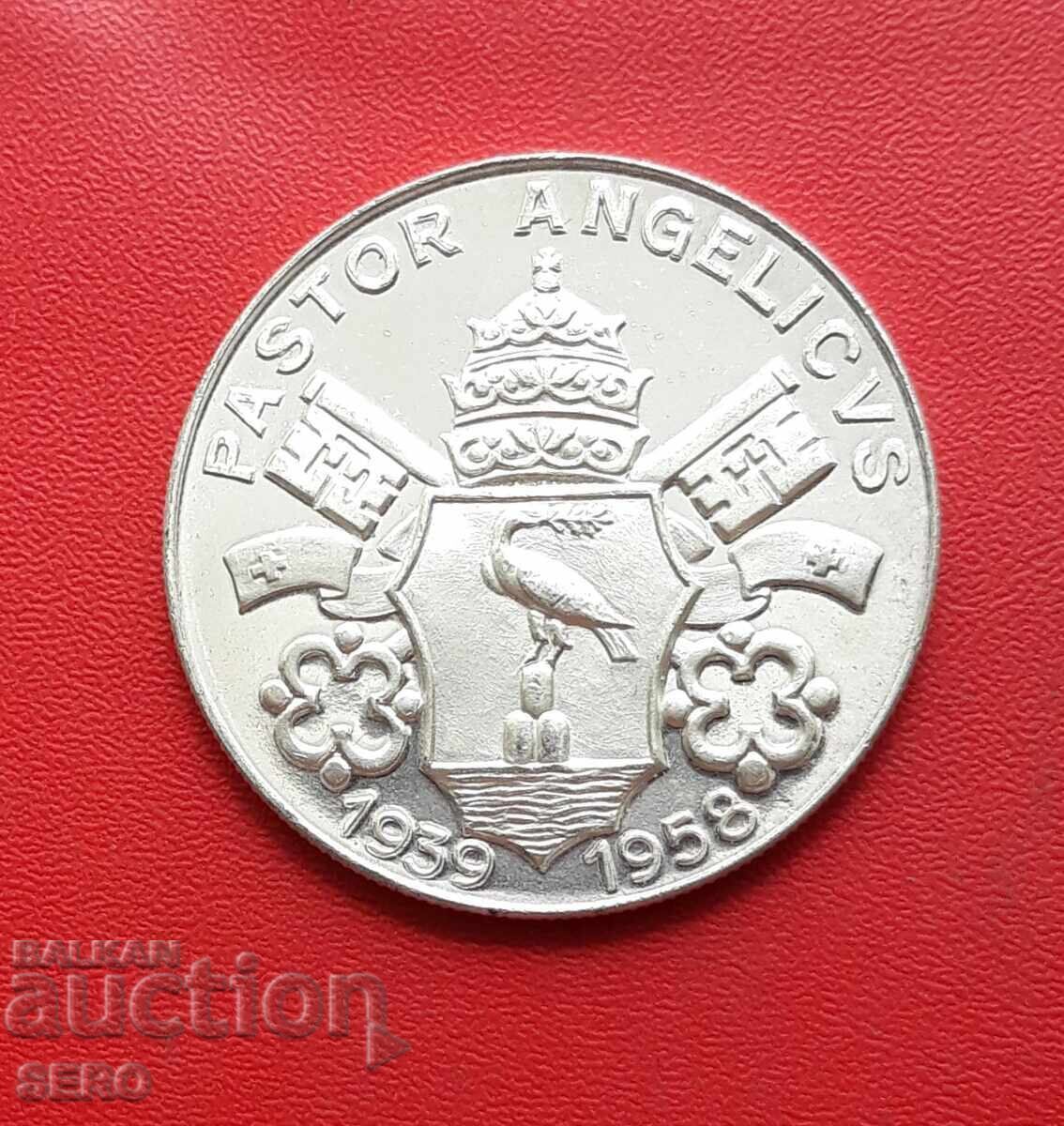 Medalie-Vatican-Papa Pius al XII-lea 1939-1958 cu preț 5.00 BGN | € 2.56