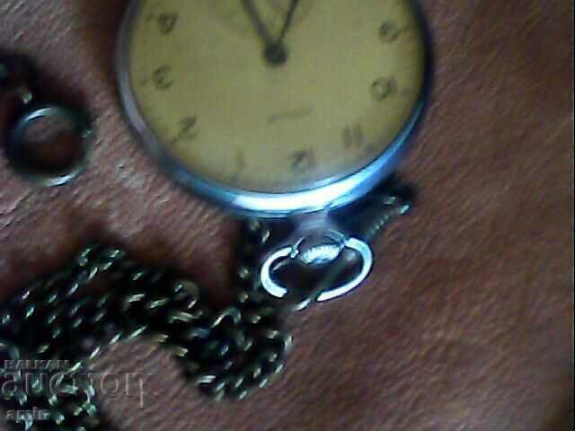 Δημοπρασία Παλιό όμορφο τσεπωτό ρολόι molniya λειτουργεί άψογα