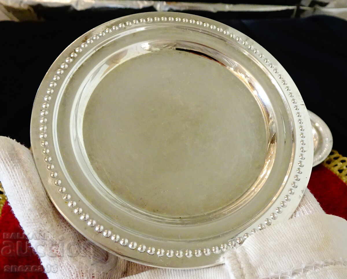 Посребрени бронзови чинии,перлен релеф. с цена 24.00 лв. | € 12.27